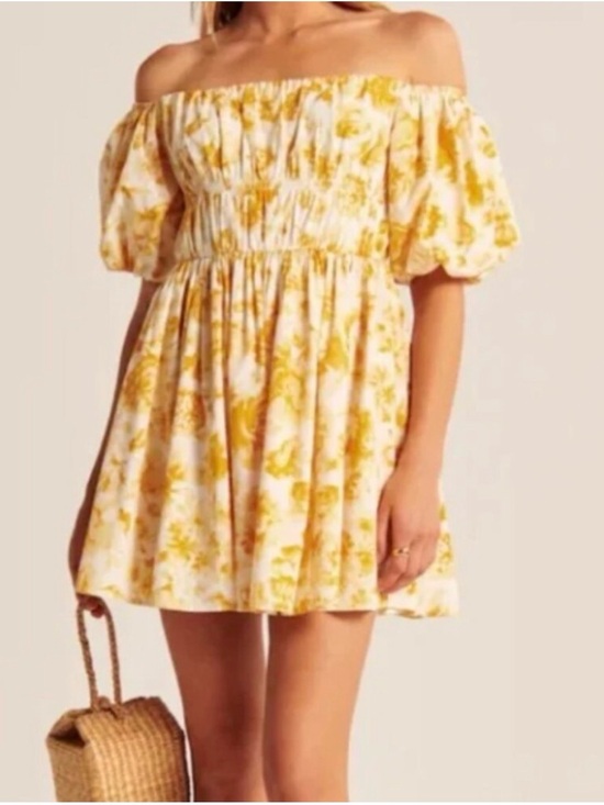 Abercrombie & Fitch Dresses & Skirts - Abercrombie Off-Shoulder Puff Sleeve Floral Mini Dress in Yellow and White